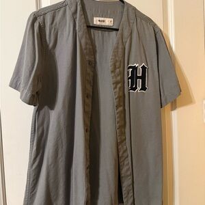 Hollister Gray Short Sleeve Shirt with Logo